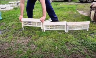 na prevyu 2 – Декоративный садовый заборчик из пластиковых ящиков